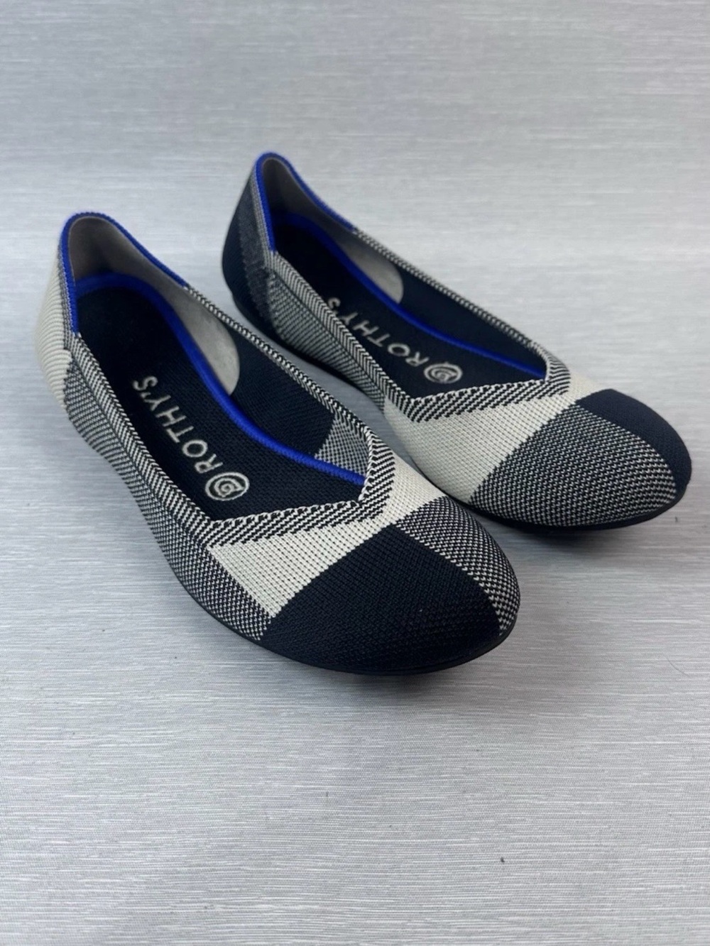 ROTHY’S The Flat Cap Round Toe Shoes Black Cream Plaid size 7 Slipons